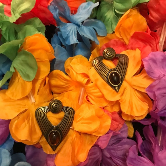 Earrings - Picture 14 of 16